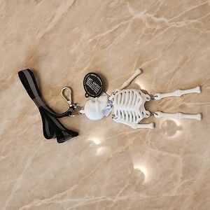 2022 Bath & Body Works Skeleton Lanyard Light up Pocketbac Holder
